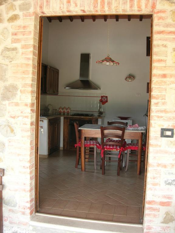 Agriturismo La Valle Del Sole カスティリオーネ・ドルチャ 部屋 写真