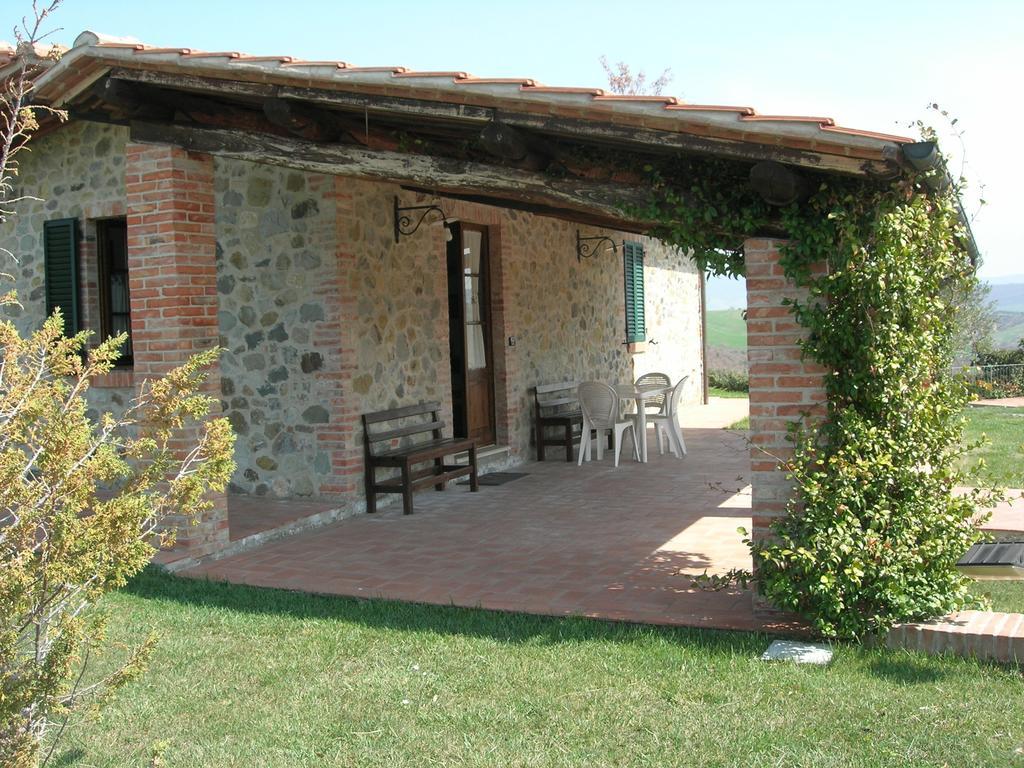 Agriturismo La Valle Del Sole カスティリオーネ・ドルチャ 部屋 写真